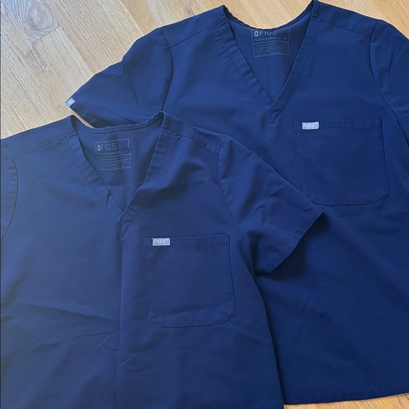 *set of 2* Figs Catarina one pocket scrub top - Picture 4 of 4